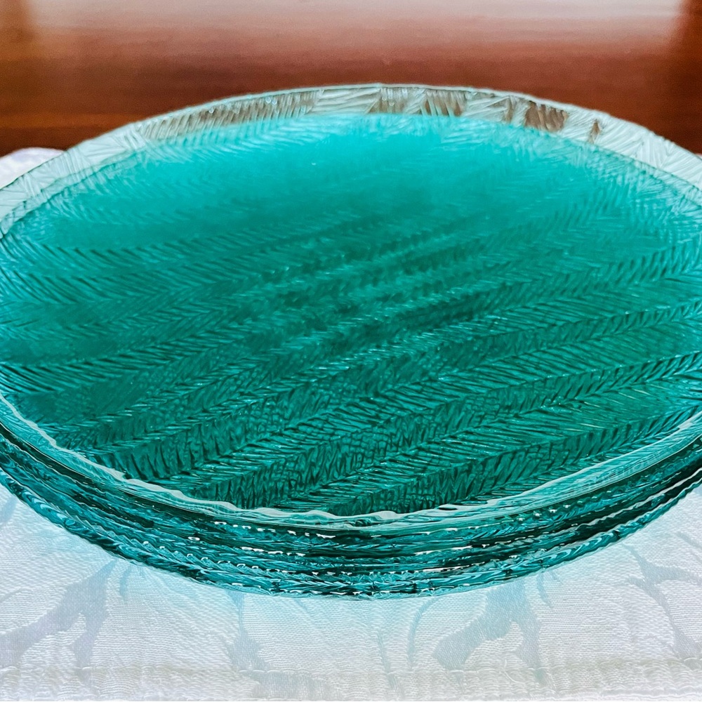 Teal green color glass dinner plates set of 4 diameter size 10 1/2” inches 27 cm